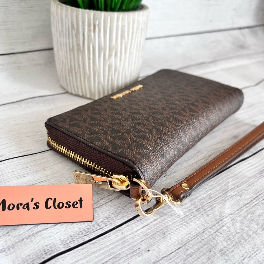 Michael Kors Flat Phone Holder Wallet/Wristlet - Picture 8 of 8